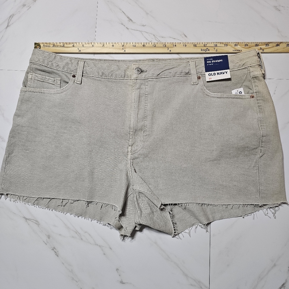 OLD NAVY High Waisted OG straight Jean Cut Off Shorts 3" inseam- size 22. NWT